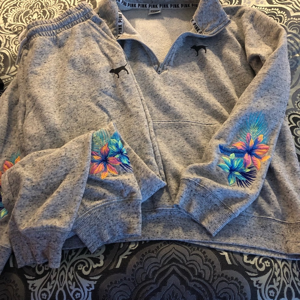 Victoria’s Secret Pink sweats outfit